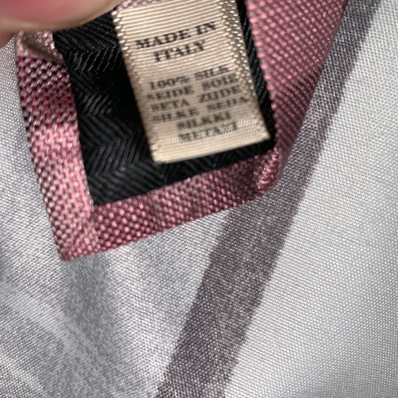 BURBERRY TIE PINK MONT CONDITION NEVER WORN - Picture 3 of 5